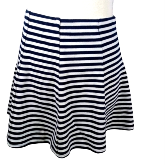 🔥4/$20 Aeropostale Skater Skirt Stripe Small Navy - Picture 1 of 16